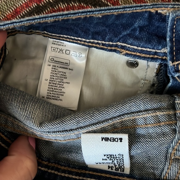 &Denim NWT distressed jean shorts size 4 - Picture 4 of 5